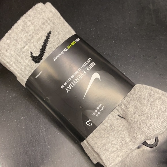 Nike 3 pairs set Socks Everyday Cushioned Crew NWT - Picture 5 of 16